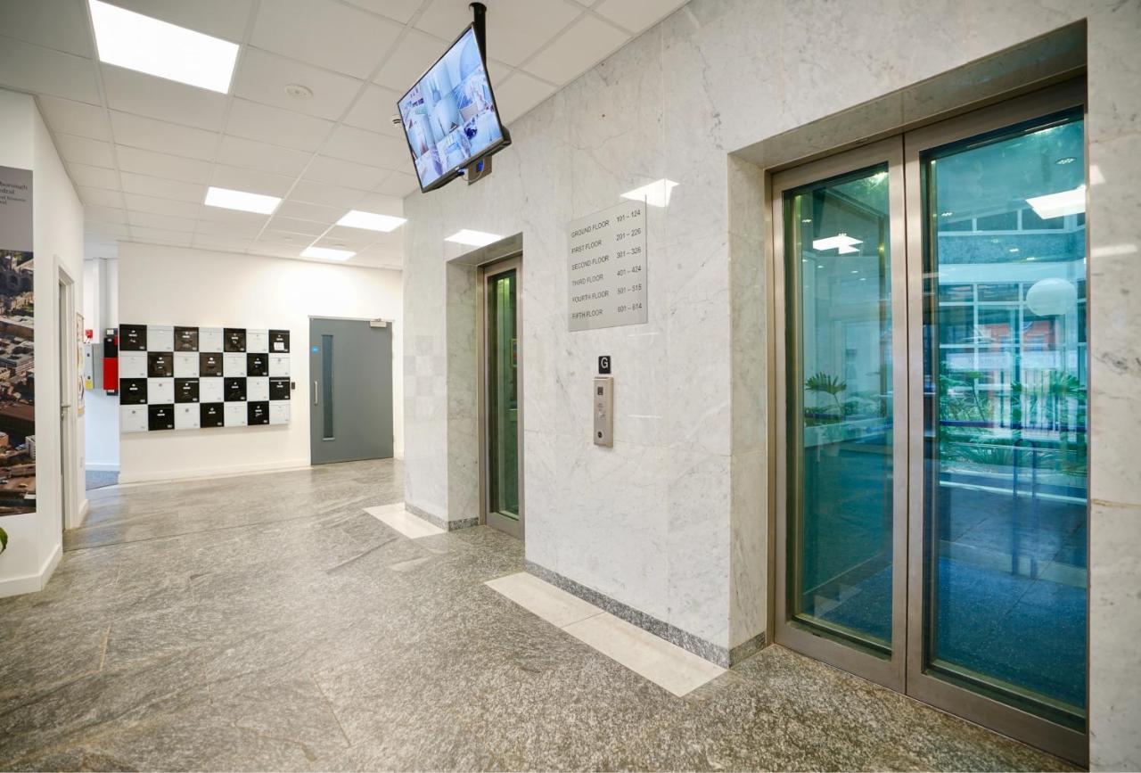 Sleek & Stylish Apartment By Dh Aparthotels بيتربرو المظهر الخارجي الصورة
