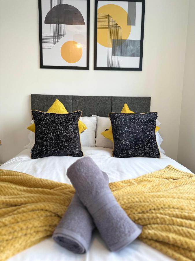 Sleek & Stylish Apartment By Dh Aparthotels بيتربرو المظهر الخارجي الصورة