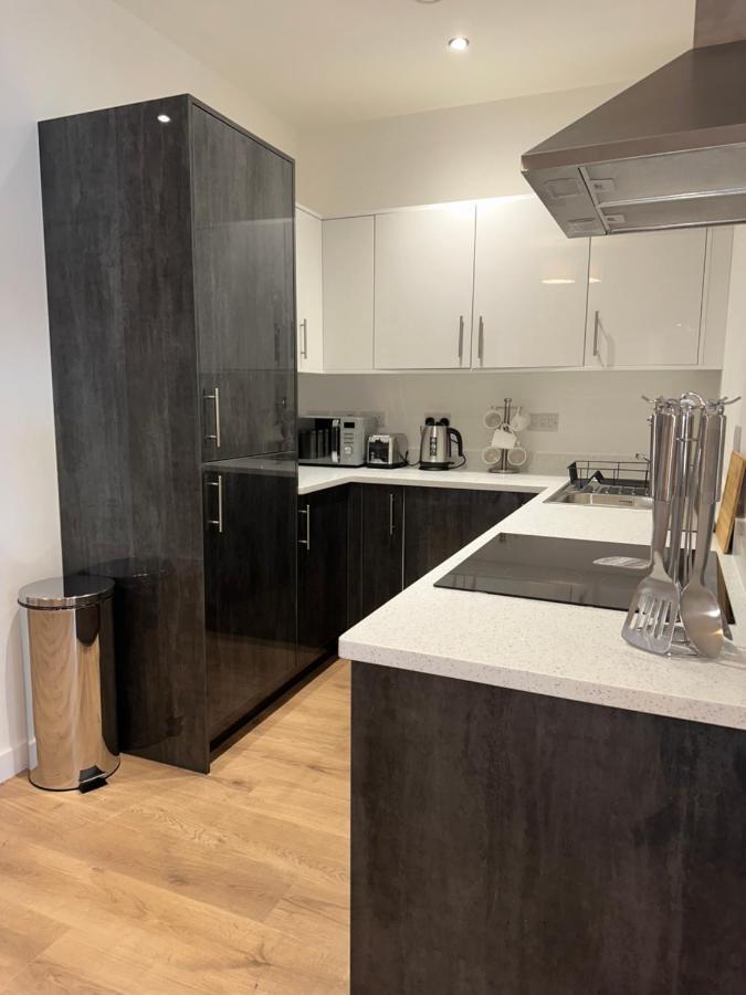 Sleek & Stylish Apartment By Dh Aparthotels بيتربرو المظهر الخارجي الصورة