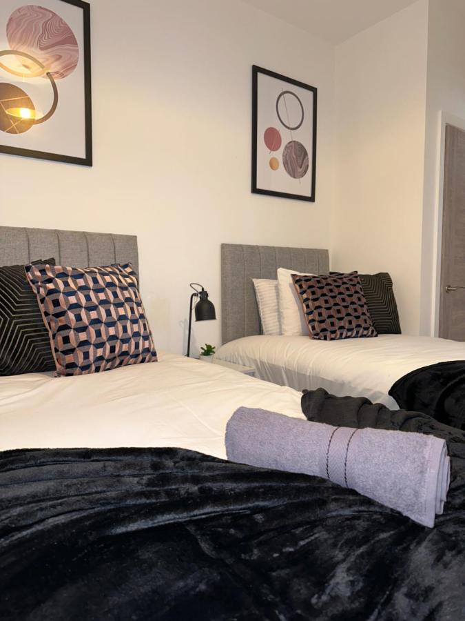 Sleek & Stylish Apartment By Dh Aparthotels بيتربرو المظهر الخارجي الصورة